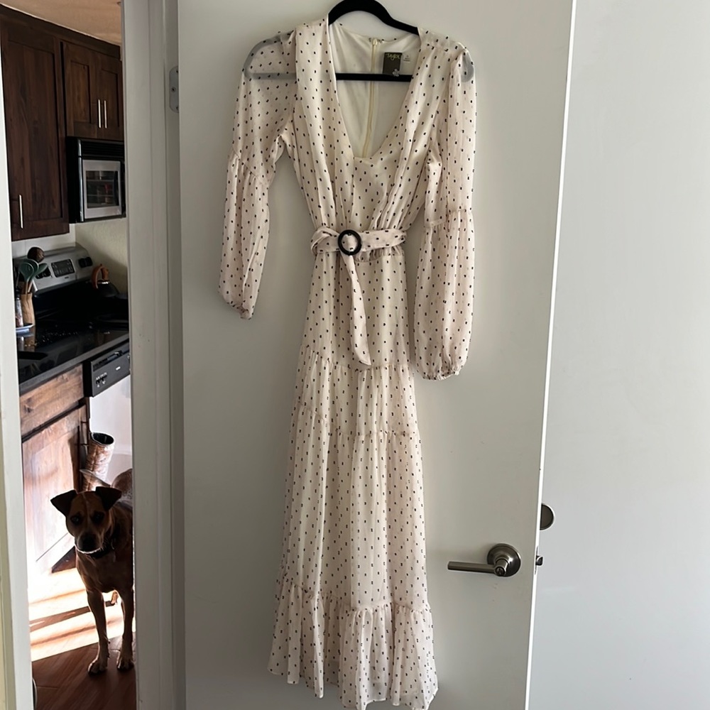Off white boho dress size L. Very cute worn one time